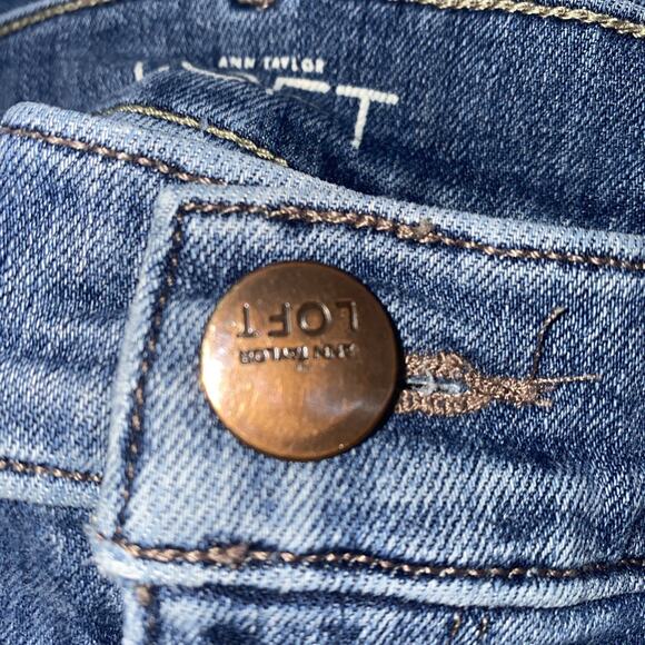 LOFT Modern Skinny Jeans Women's 27/4 Blue Stretch Denim Distressed Low Rise - Picture 8 of 13